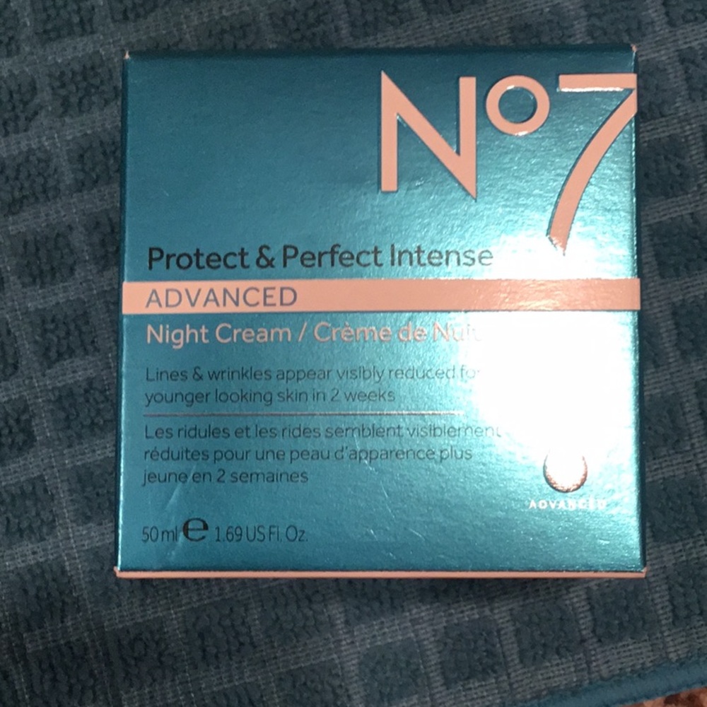 No7 lift and luminate